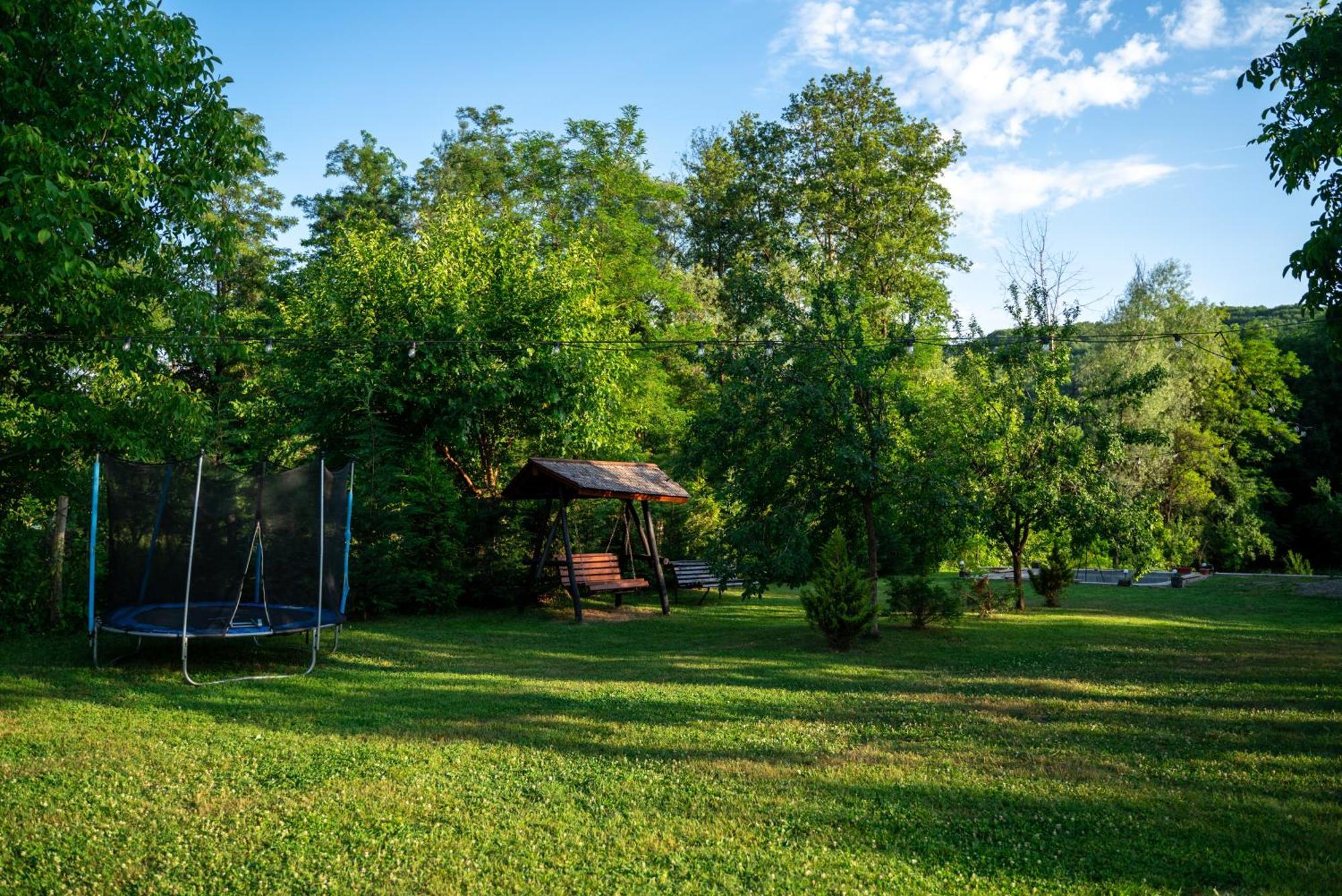 Din Natura Varbilau Exteriér fotografie