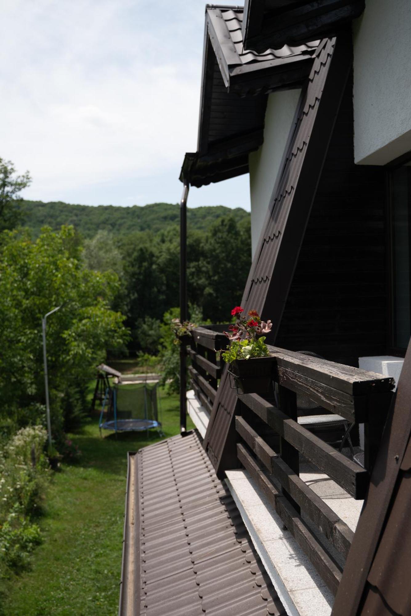 Din Natura Varbilau Exteriér fotografie